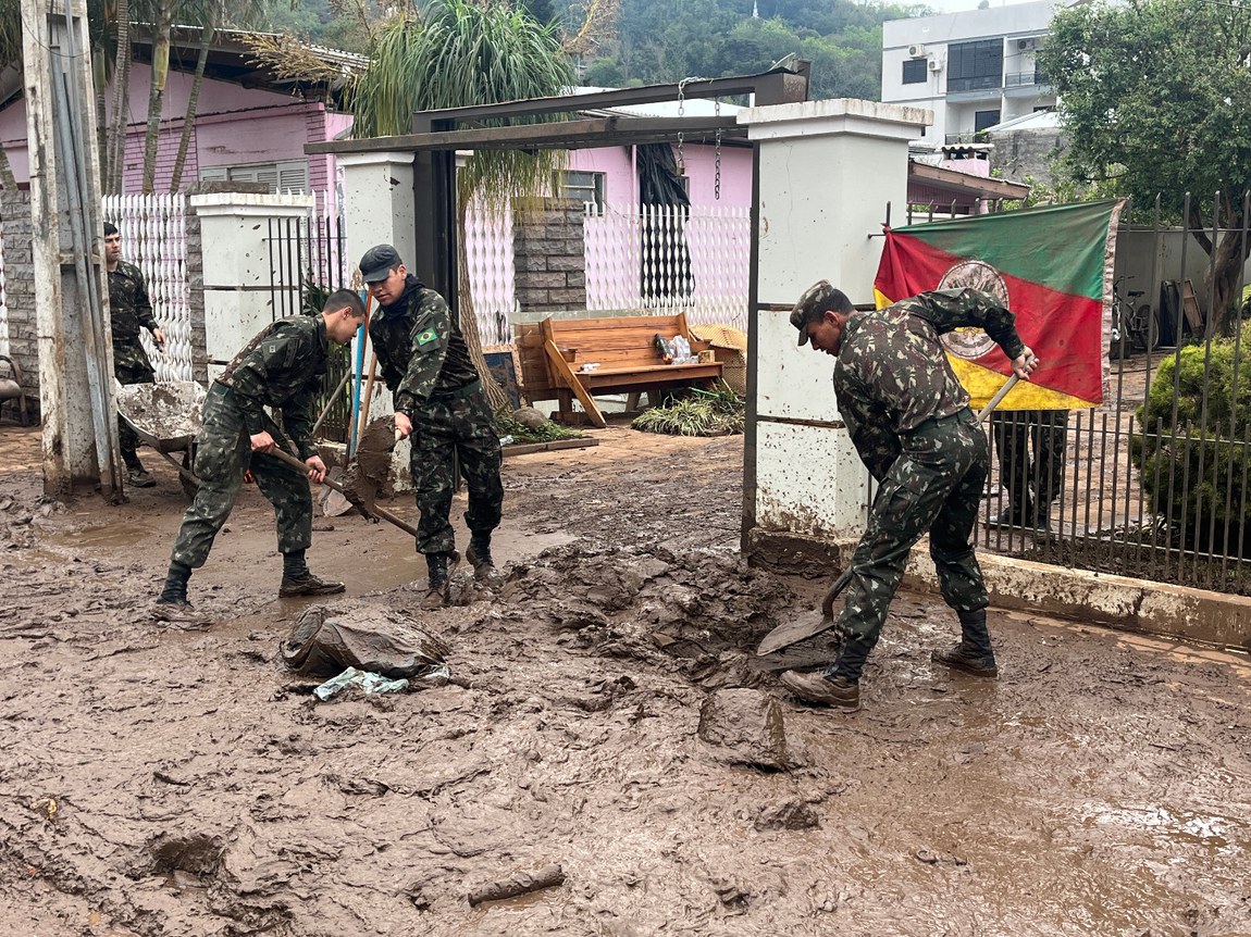 Opera O Taquari Completa Duas Semanas E Militares Permanecem Apoiando